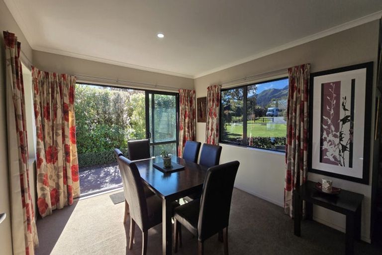 Photo of property in 1 Oaks Place, Te Aroha, 3320