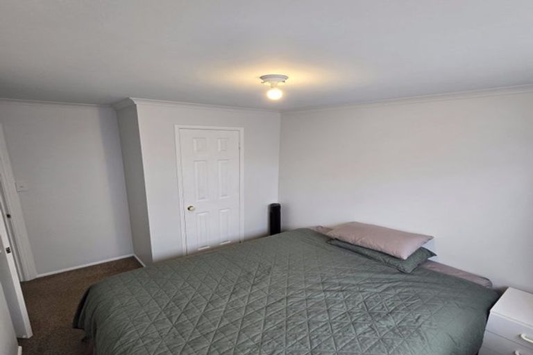 Photo of property in 12 Ranch Avenue, Beach Haven, Auckland, 0626