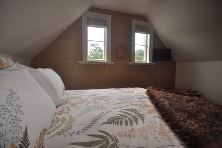 Photo of property in 32 Carrington Street, New Plymouth, 4310