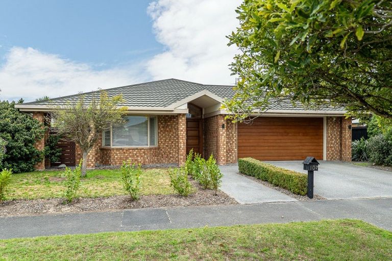 Photo of property in 107 Inwoods Close, Parklands, Christchurch, 8083