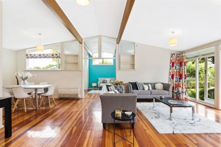 Photo of property in 11 Kingsgate Place, Burnside, Christchurch, 8053