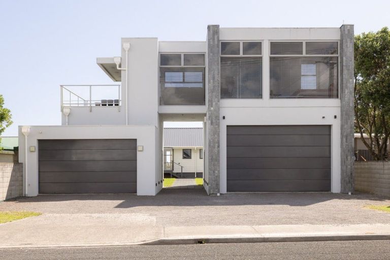 Photo of property in 31 Karewa Parade, Papamoa Beach, Papamoa, 3118