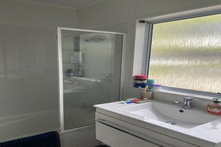 Photo of property in 8 Westra View, Tawa, Wellington, 5028