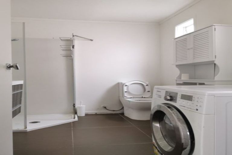 Photo of property in 81 Castor Bay Road, Castor Bay, Auckland, 0620