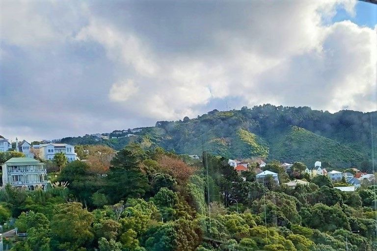 Photo of property in Terrace Tower Apartments, 10e/126 The Terrace, Wellington Central, Wellington, 6011