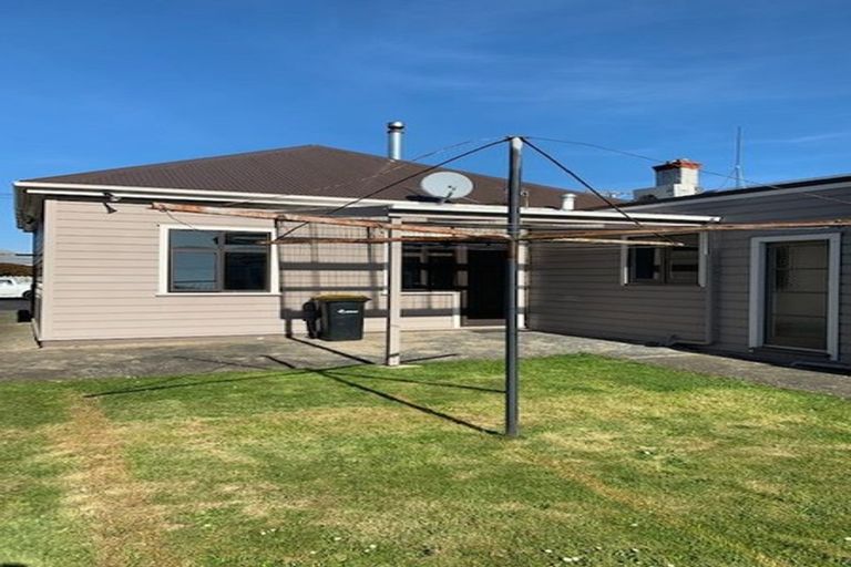 Photo of property in 220 Oxford Street, South Dunedin, Dunedin, 9012