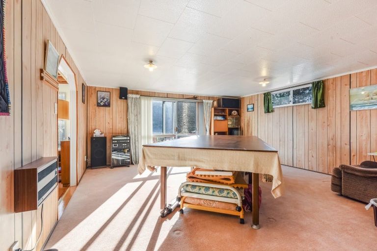 Photo of property in 83 Waikawa Road, Picton, 7220