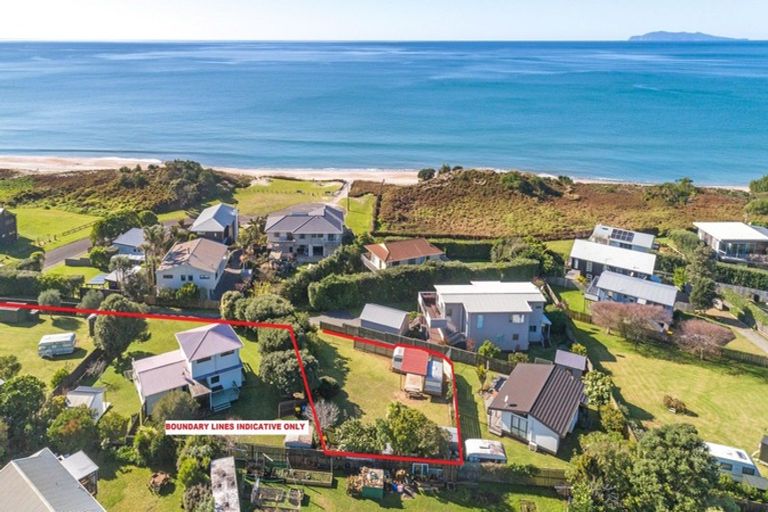 Photo of property in 14 Moray Place, Whiritoa, Whangamata, 3691