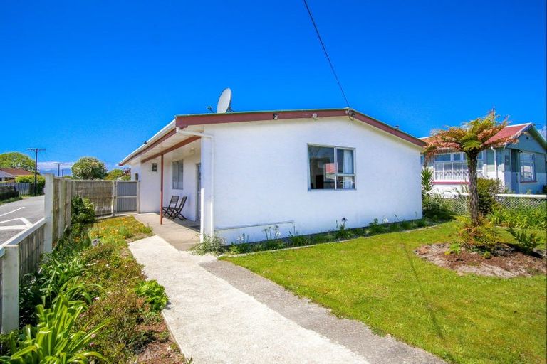 Photo of property in 21 Palmerston Street, Westport, 7825