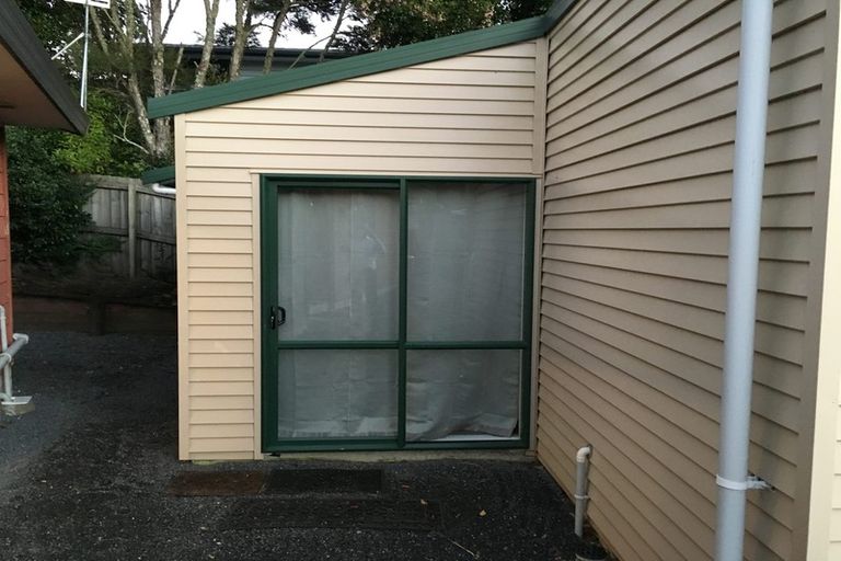 Photo of property in 16 Meynell Court, Glen Eden, Auckland, 0602
