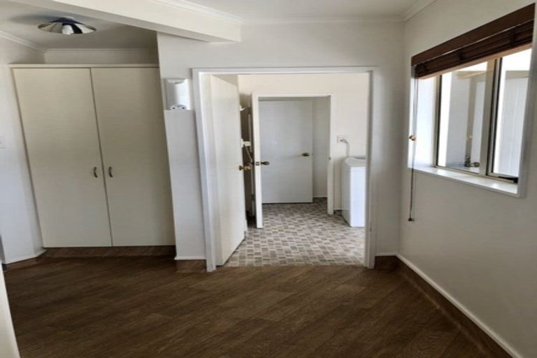 Photo of property in 3 Cambridge Terrace, Taradale, Napier, 4112