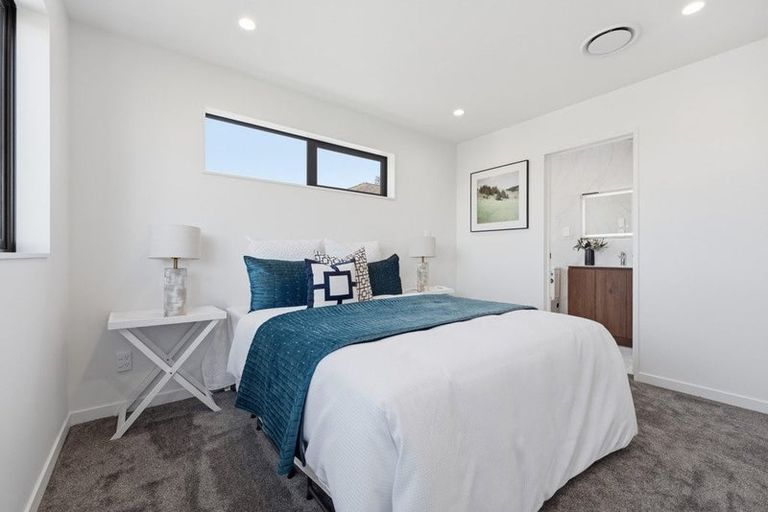 Photo of property in 7b September Place, Forrest Hill, Auckland, 0620