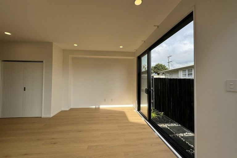 Photo of property in 4/28 Lavelle Road, Henderson, Auckland, 0612