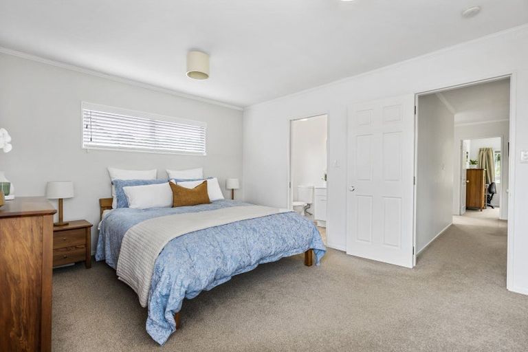 Photo of property in 34 Sailfish Drive, West Harbour, Auckland, 0618