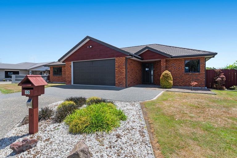Photo of property in 10 Owhatiura Drive, Lynmore, Rotorua, 3010