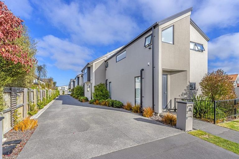 Photo of property in 2/45 Division Street, Riccarton, Christchurch, 8041