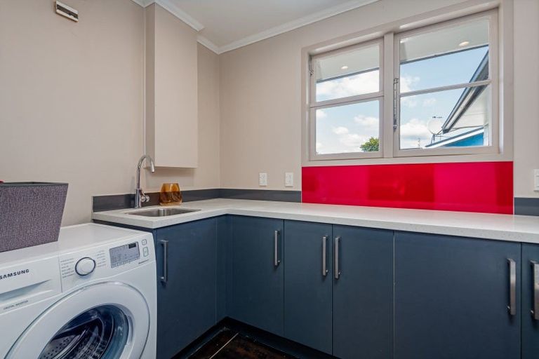 Photo of property in 134 Ruamahanga Crescent, Terrace End, Palmerston North, 4410