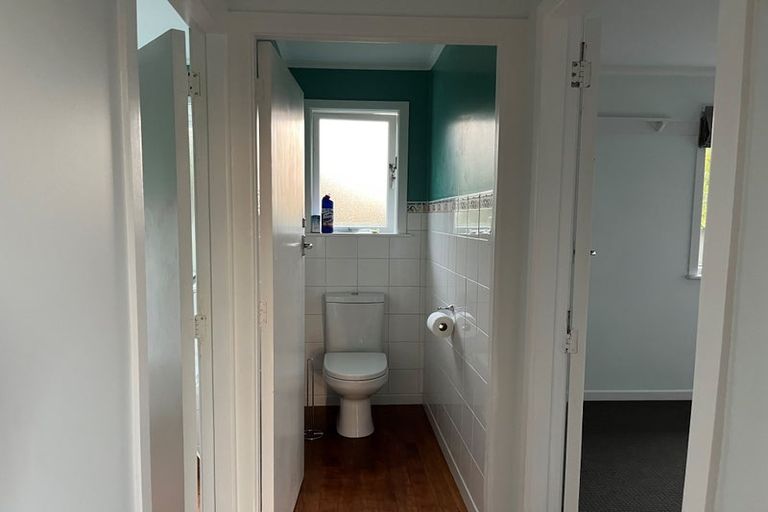 Photo of property in 99 Gloria Avenue, Te Atatu Peninsula, Auckland, 0610