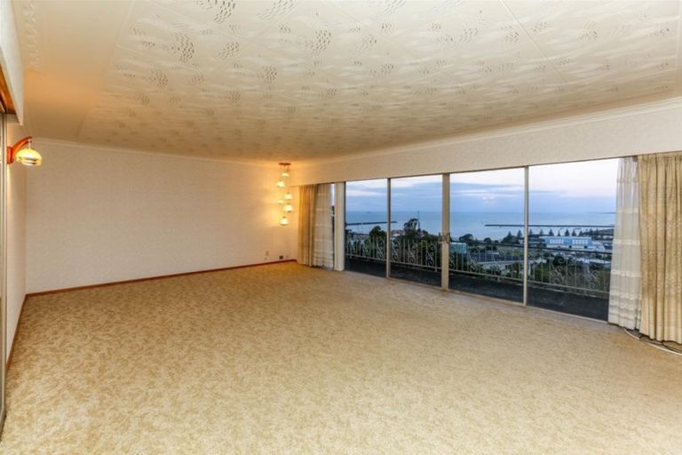 Photo of property in 8a Scott Street, Moturoa, New Plymouth, 4310