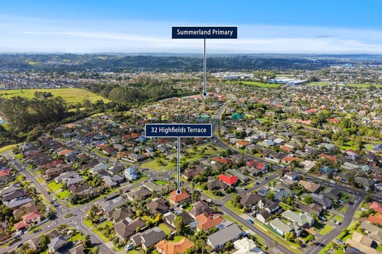 Photo of property in 32 Highfields Terrace, Henderson, Auckland, 0612