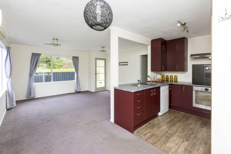 Photo of property in 11b Gemstone Drive, Birchville, Upper Hutt, 5018