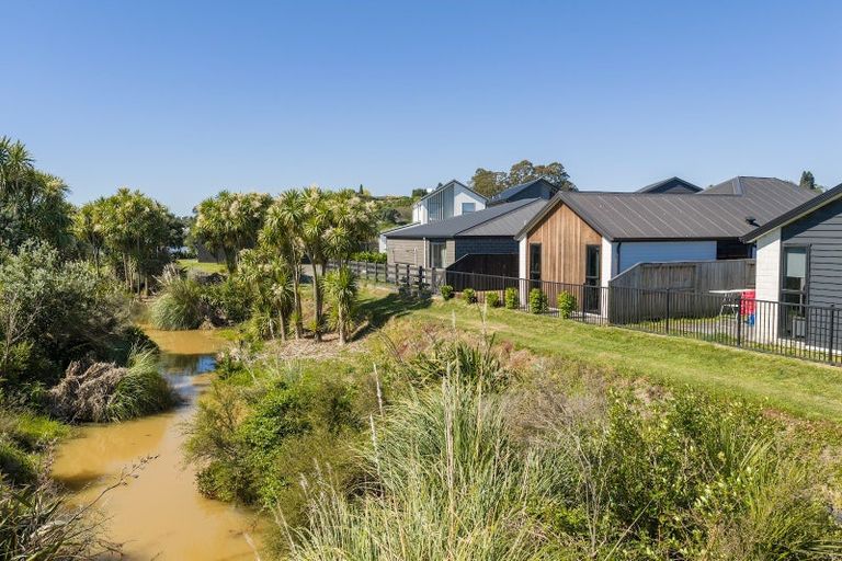 Photo of property in 27 Tangaroa Place, Poike, Tauranga, 3112