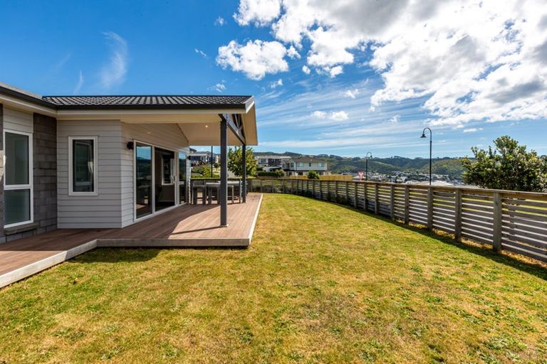 Photo of property in 25 Ken Douglas Drive, Aotea, Porirua, 5024