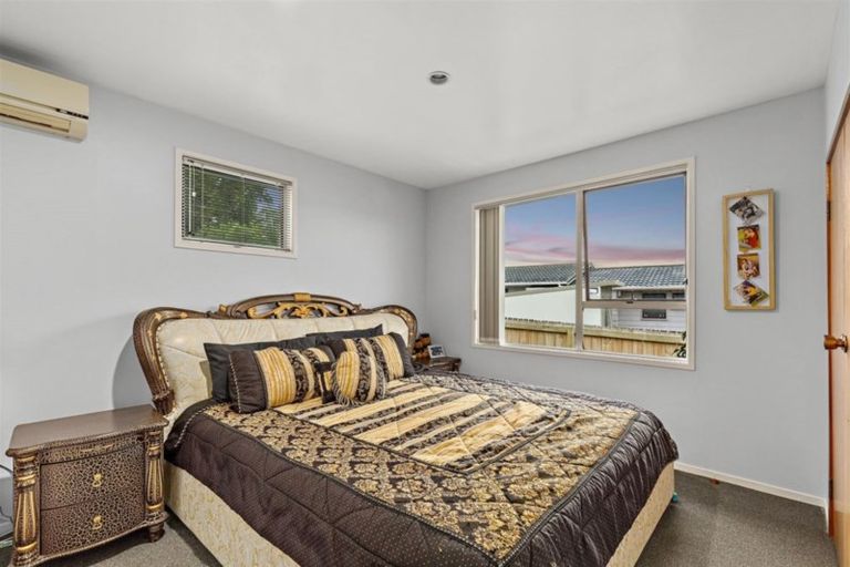 Photo of property in 49 Larissa Avenue, Henderson, Auckland, 0610