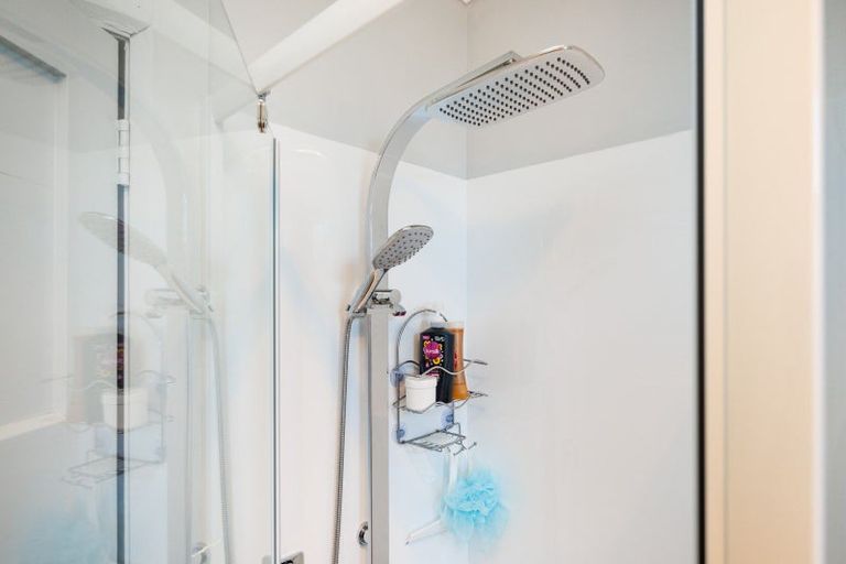 Photo of property in 8 Burns Avenue, Takaro, Palmerston North, 4412