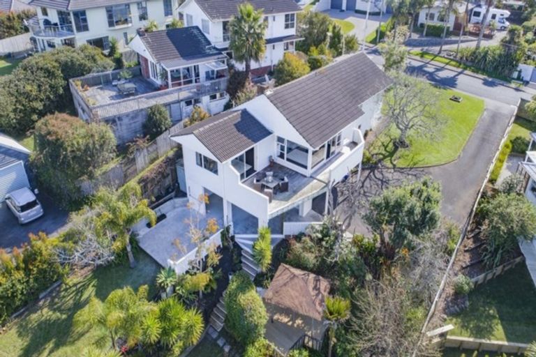 Photo of property in 52 Alexander Street, Cockle Bay, Auckland, 2014