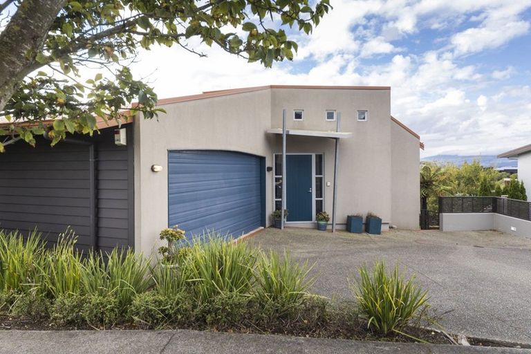 Photo of property in 47 Ruapehu Drive, Fitzherbert, Palmerston North, 4410