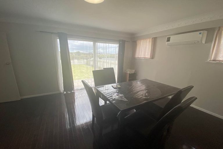 Photo of property in 40 Seymour Road, Sunnyvale, Auckland, 0612