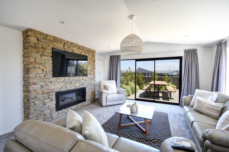 Photo of property in 18 Caledonia Drive, Mosgiel, 9024