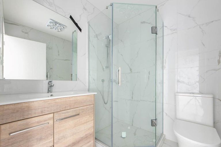 Photo of property in 6/53 Archibald Road, Kelston, Auckland, 0602