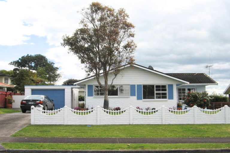 Photo of property in 19 Endeavour Avenue, Welcome Bay, Tauranga, 3112
