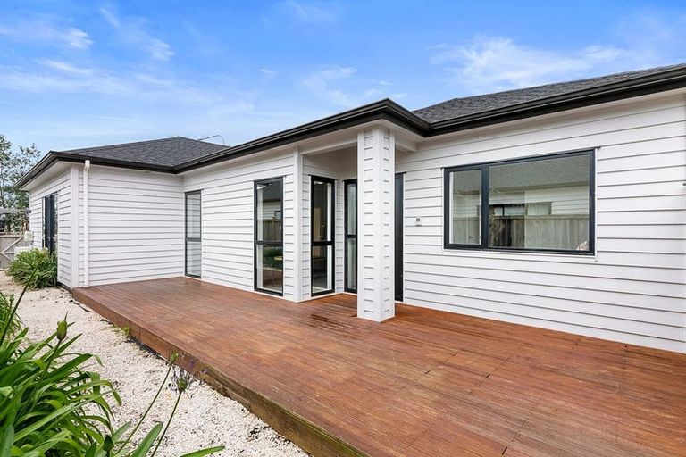 Photo of property in 6 Kakabeak Way, Takanini, 2110