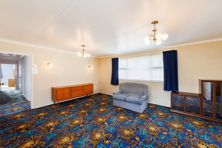 Photo of property in 11 Cecil Place, Cloverlea, Palmerston North, 4412