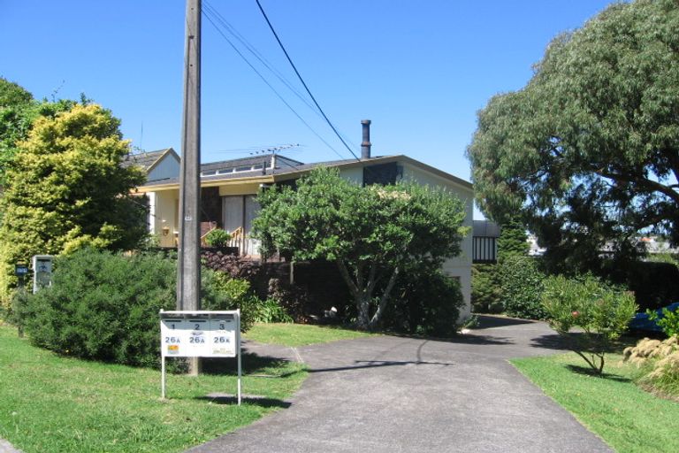 Photo of property in 1/26a Tobruk Crescent, Milford, Auckland, 0620