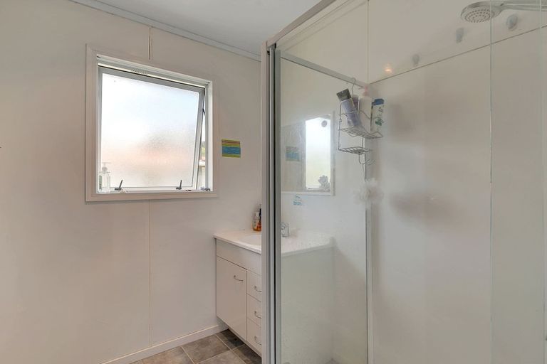 Photo of property in 19 Cardiff Crescent, Cannons Creek, Porirua, 5024