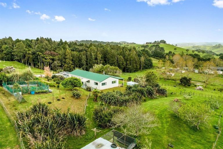 Photo of property in 105 Gorge Road, Maungaturoto, 0520