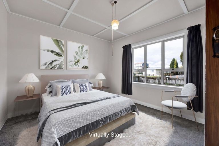 Photo of property in 28 Kahikatea Street, Inglewood, 4330