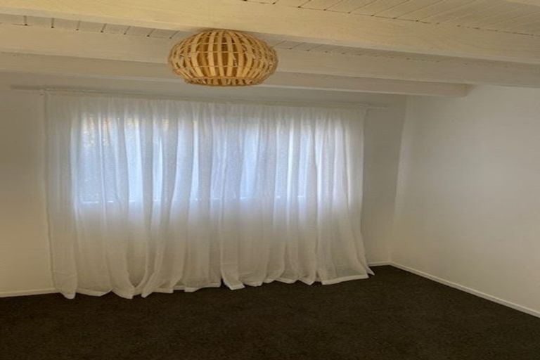 Photo of property in 46 De Luen Avenue, Tindalls Beach, Whangaparaoa, 0930