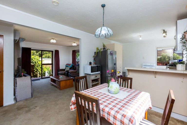 Photo of property in 2/25 Memphis Grove, Totara Park, Upper Hutt, 5018