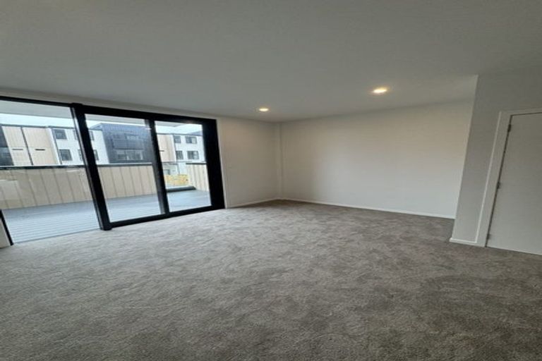 Photo of property in 8/19 Windlass Street, Long Bay, Auckland, 0630