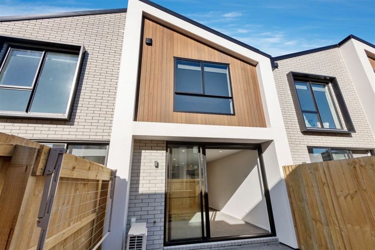 Photo of property in 5/325 Lincoln Road, Addington, Christchurch, 8024