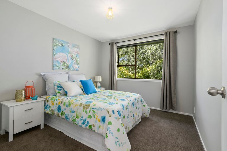 Photo of property in 44 Matua Road, Huapai, Kumeu, 0810