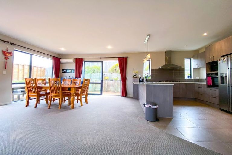 Photo of property in 2 Northbrook Close, Greenhithe, Auckland, 0632