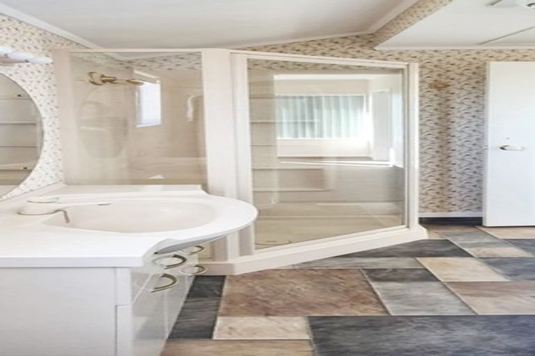 Photo of property in 26 Tatyana Place, Massey, Auckland, 0614