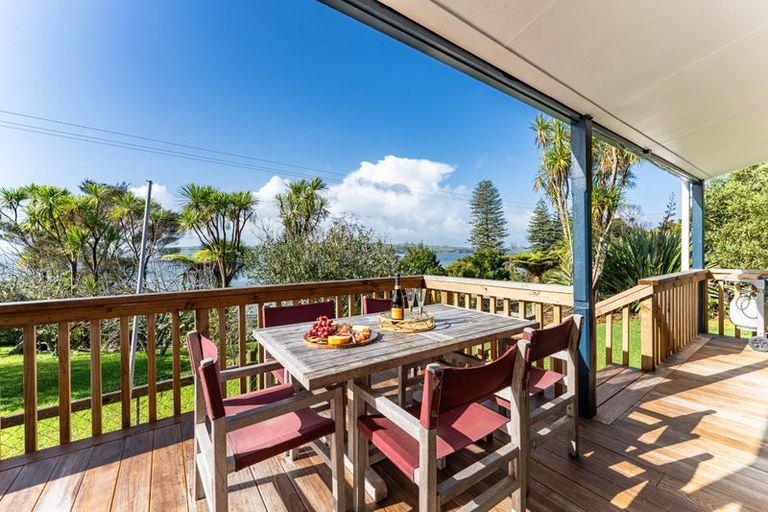 Photo of property in 20 Komiti Road, Tinopai, 0593