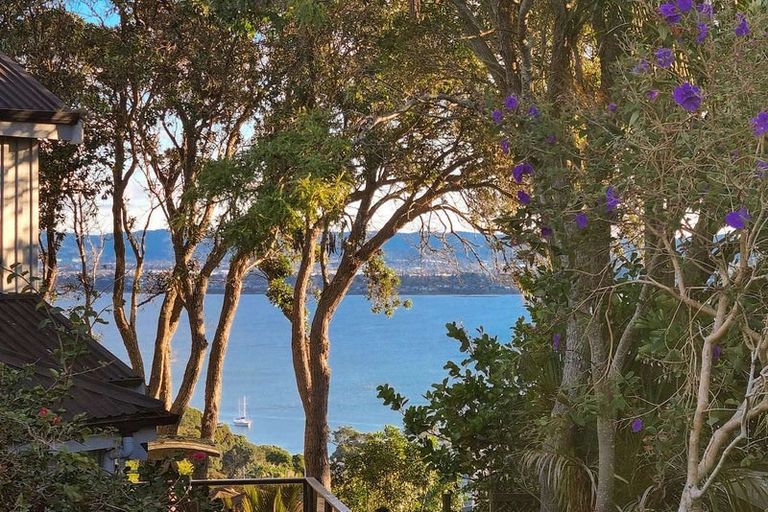 Photo of property in 1/146 Rangatira Road, Beach Haven, Auckland, 0626